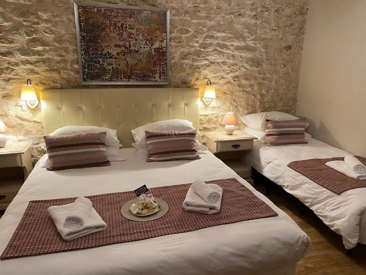 L'Escale Des Alpilles Hotel Rognonas 3*,  France